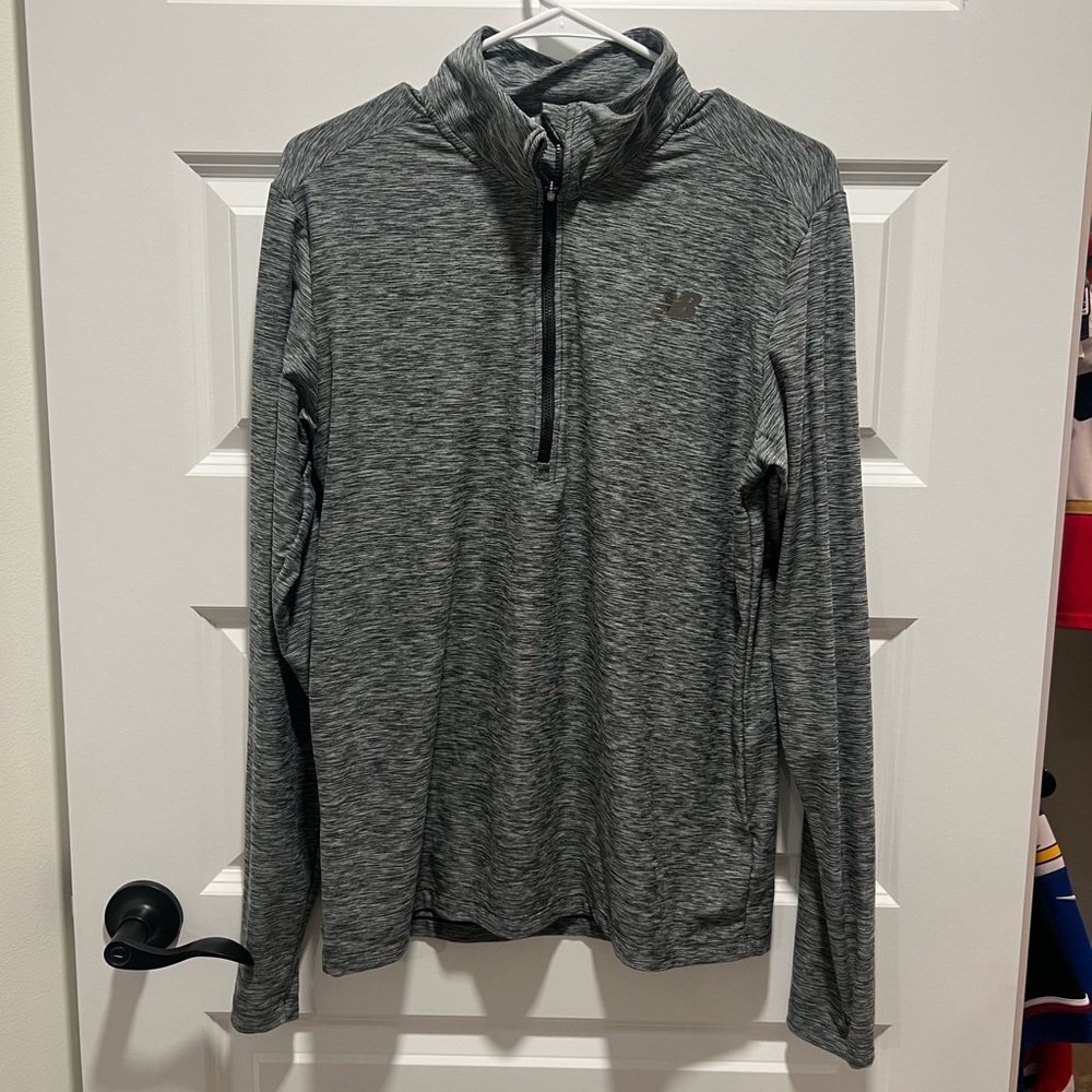New balance running 1/4 zip pullover size M